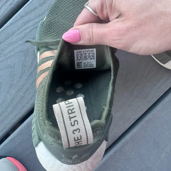 Adidas NMD R1 Olive Green Rose Gold Women’s 8 Boost - Picture 7 of 7